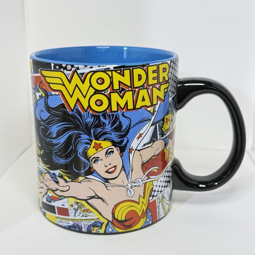 DC Comics Wonder Woman Comic Strip Silver Buffalo Ceramic Large Mug 20 oz #361